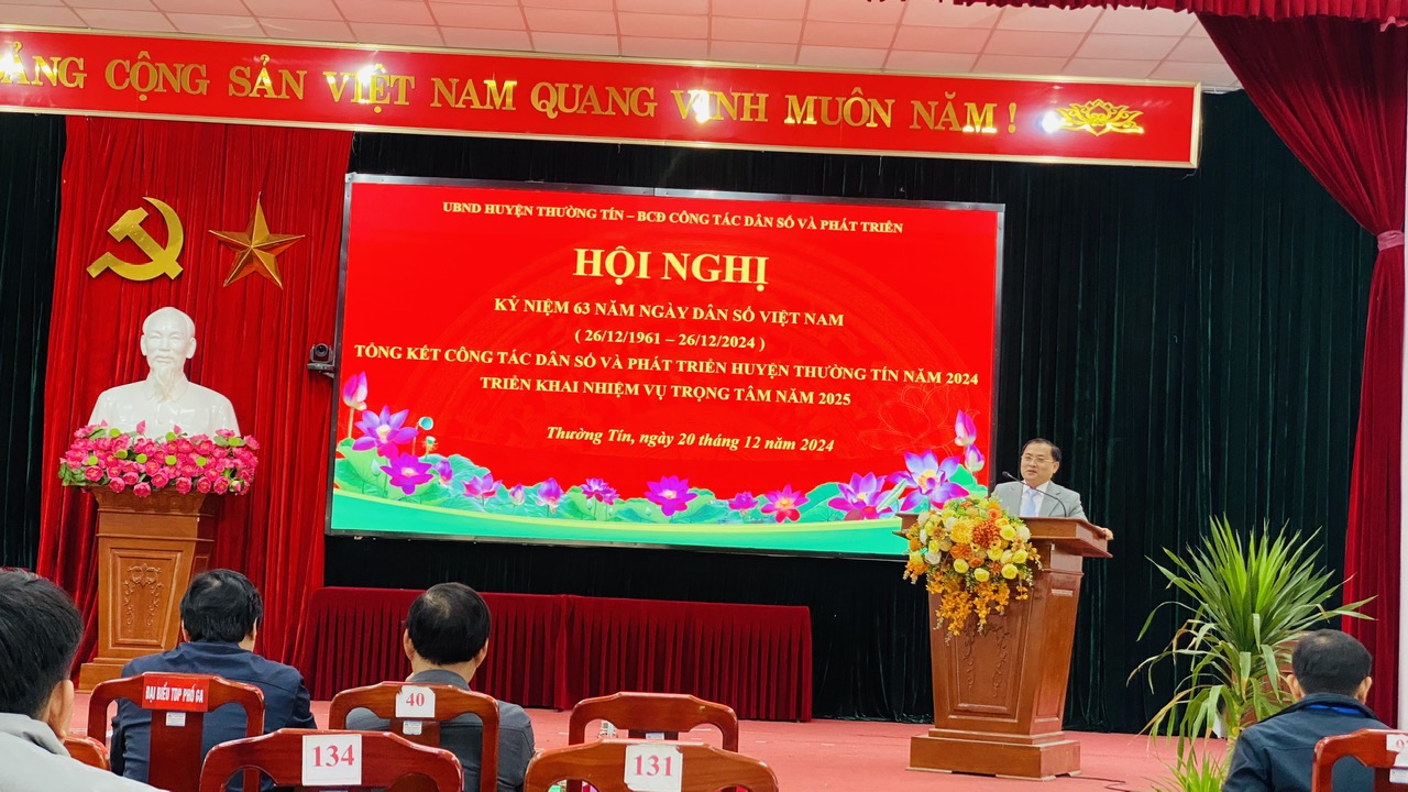 Đồng chí PCT UBND huyện phát biểu tại Hội nghị